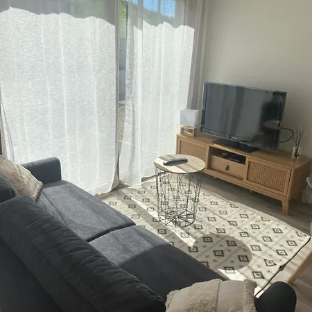 Tres Jolie Mini Douillette Avec Vue Sur Montagne * Biguglia (Corsica)