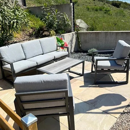 Tres Jolie Mini Douillette Avec Vue Sur Montagne