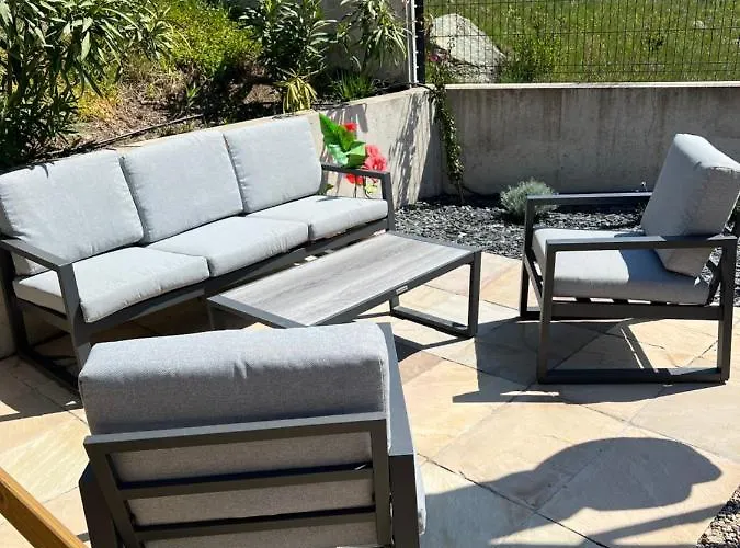 Tres Jolie Mini Douillette Avec Vue Sur Montagne